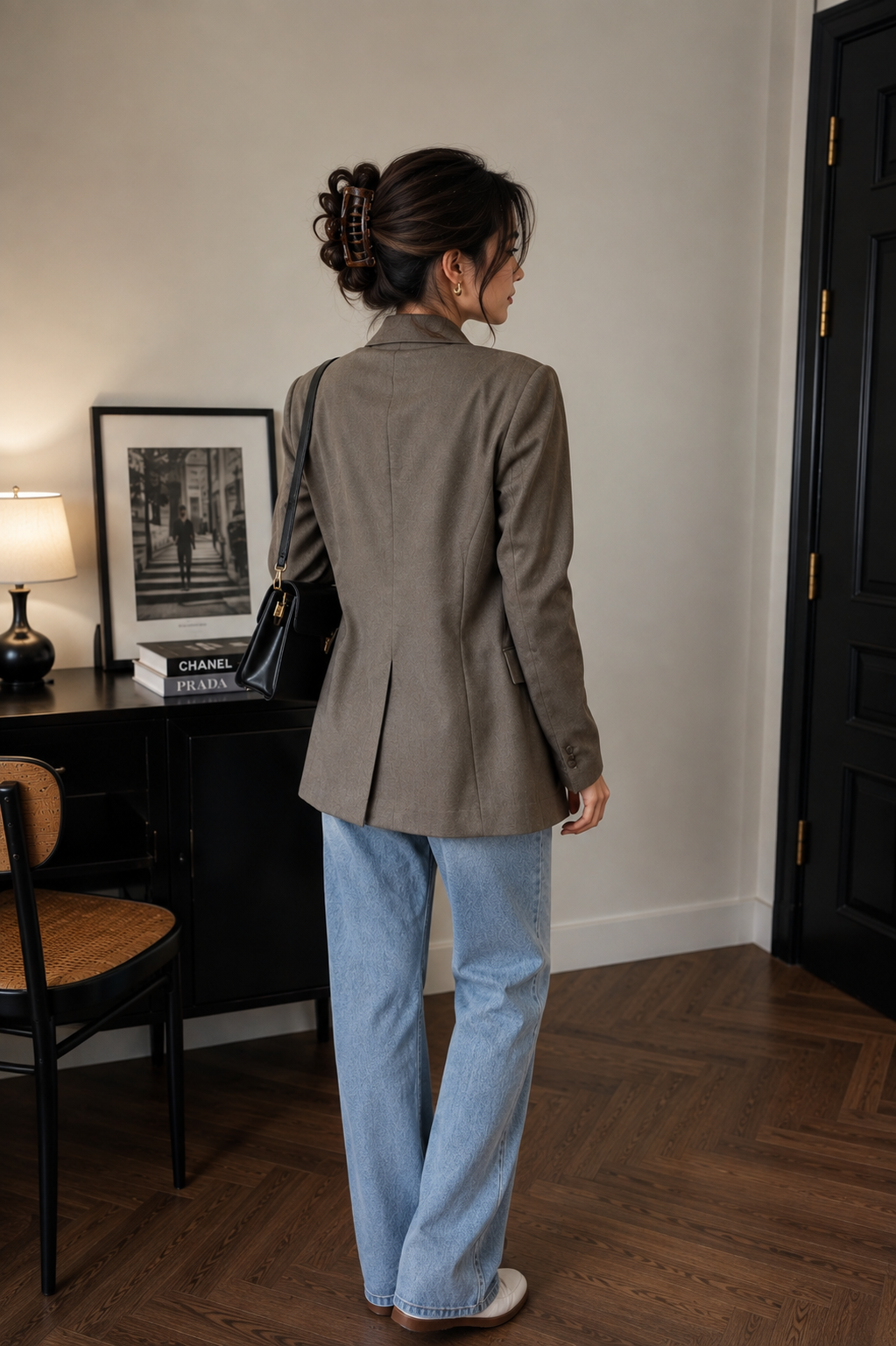 Woman back side look in brown hair